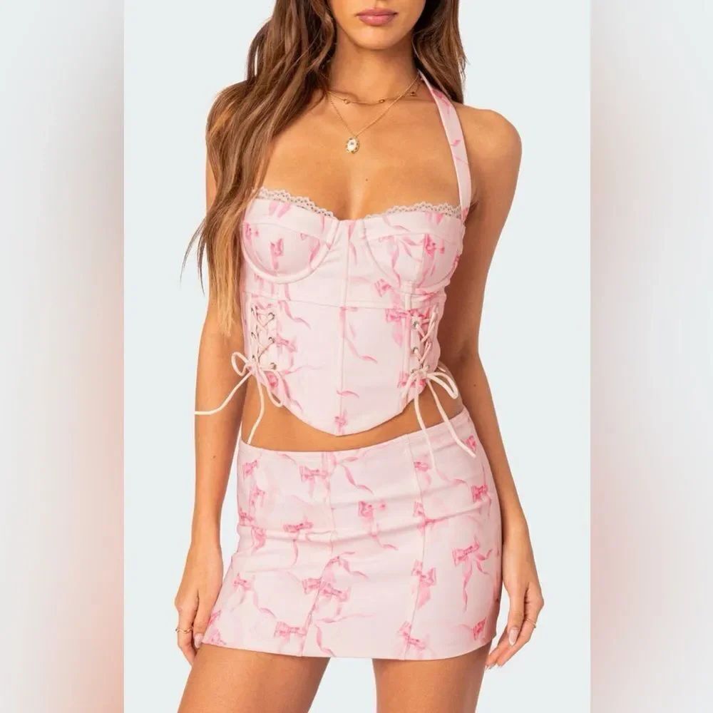 Edikted Makayla Print Lace-Up Crop Halter Top